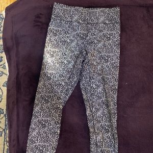 COPY - Noli Yoga reflective 7/8ths leggings size small